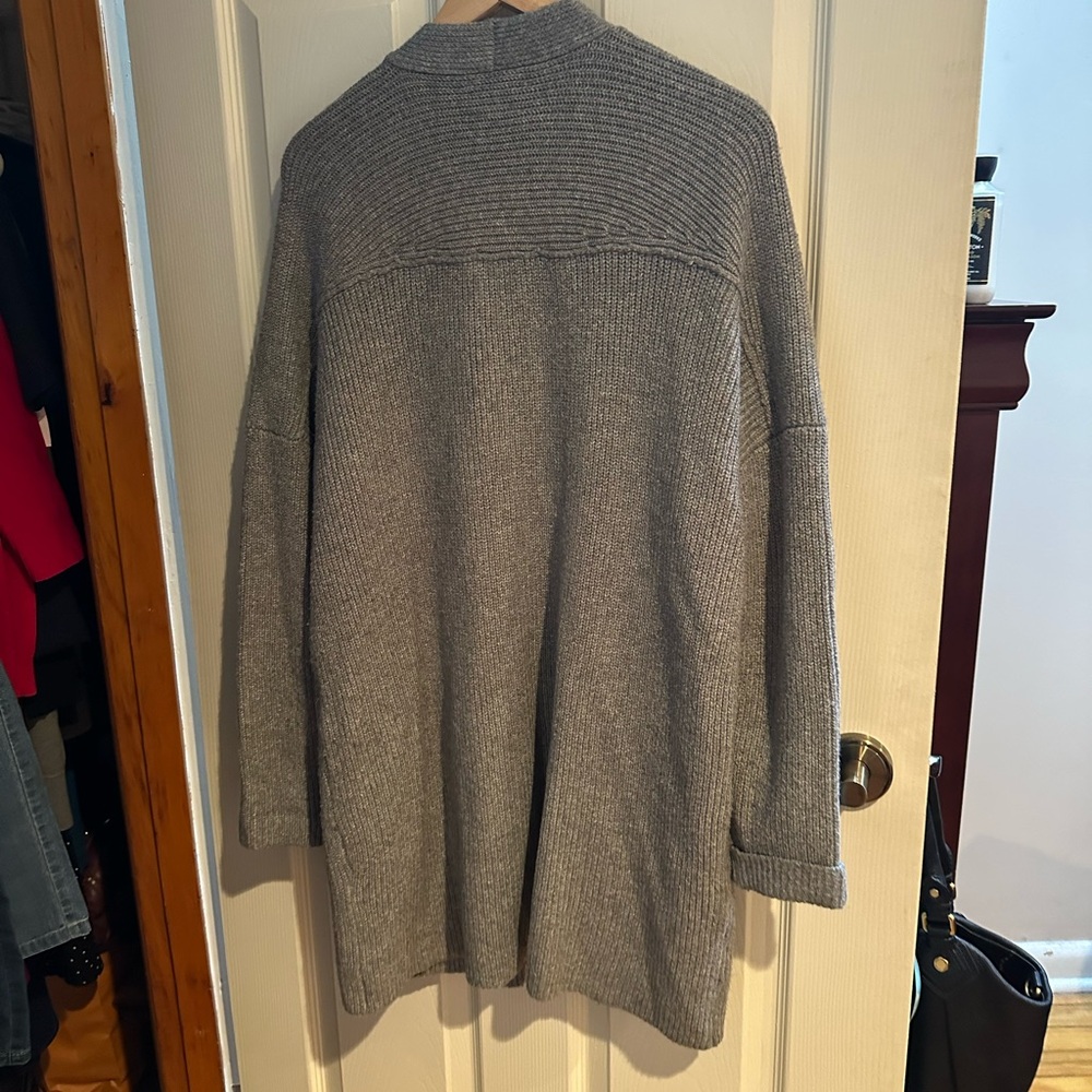 Gray Ribbed Open Cardigan Sweater - Picture 3 of 3